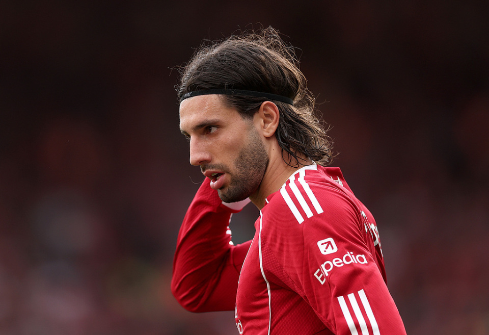 判定手球的, 出现了争议 判定手球的, 出现了争议