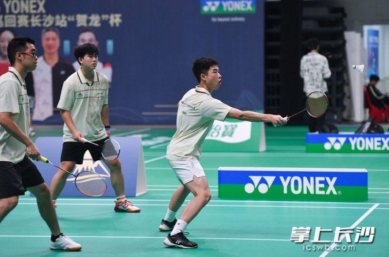 羽毛球巡回, 世界冠军熊, tenan 羽毛球巡回, 世界冠军熊, tenan