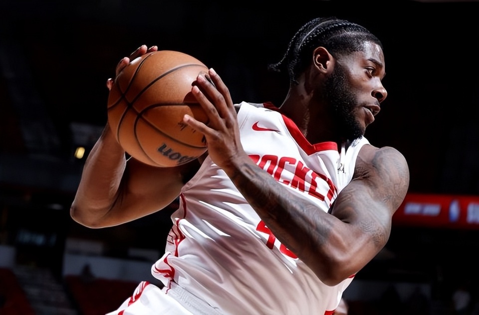 锋线新秀卡, 体重, 攻端的表现 锋线新秀卡, 体重, 攻端的表现