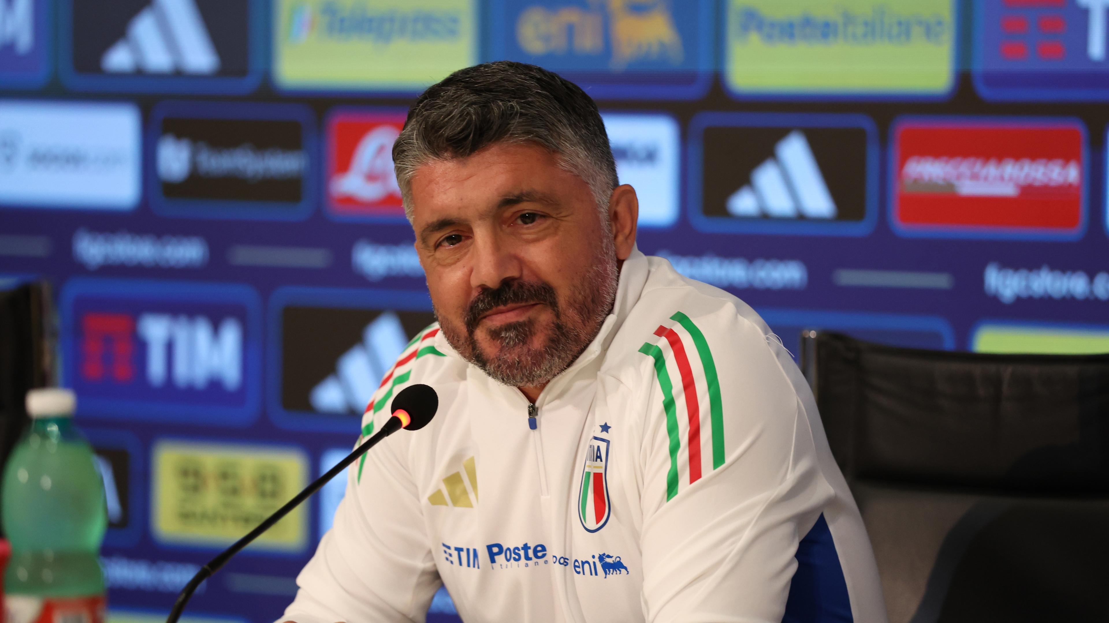 打开, 主教练加图